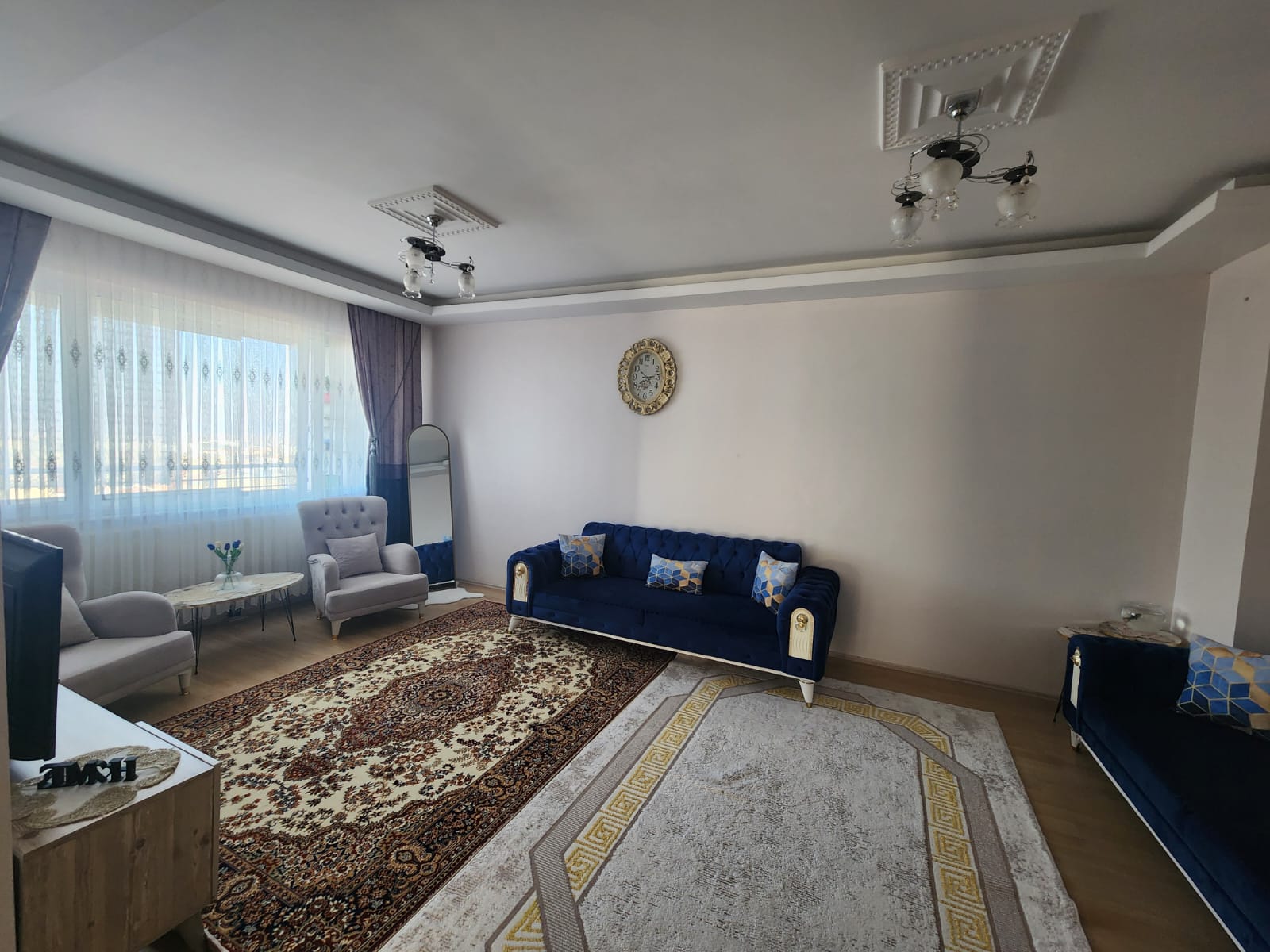 YUNUSEMRE'DE SATILIK GİRİŞ KAT